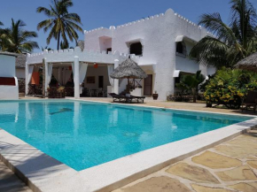 Гостиница Latannas House  Watamu